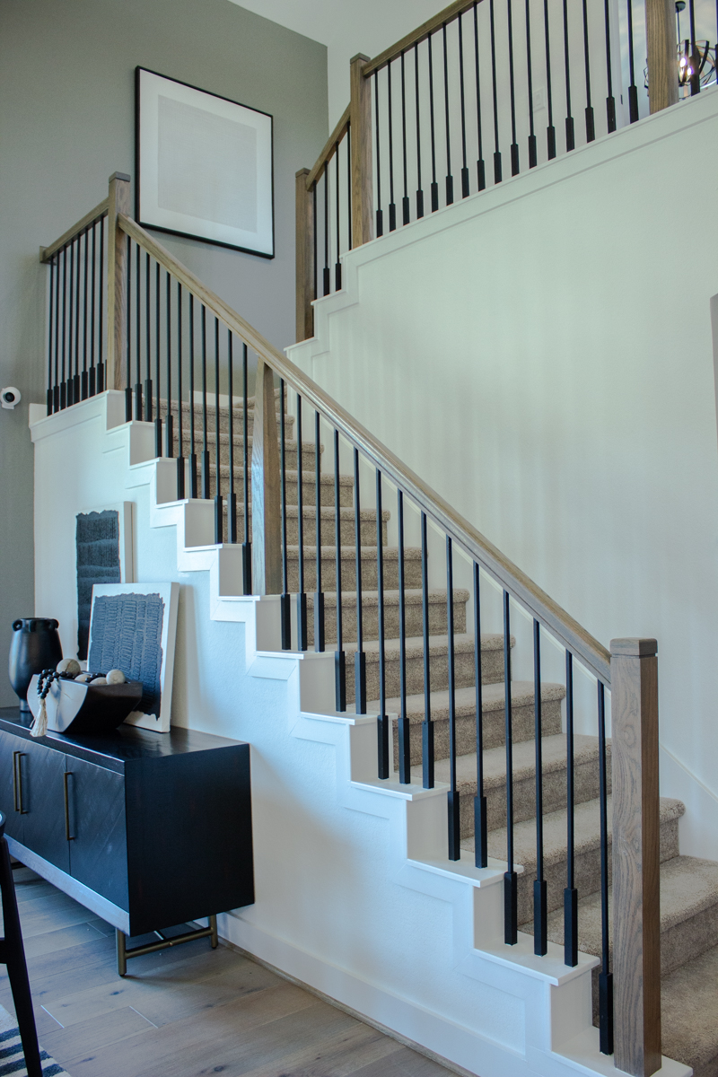 Foundation Series, Satin Black, 4000 newel post, square cap